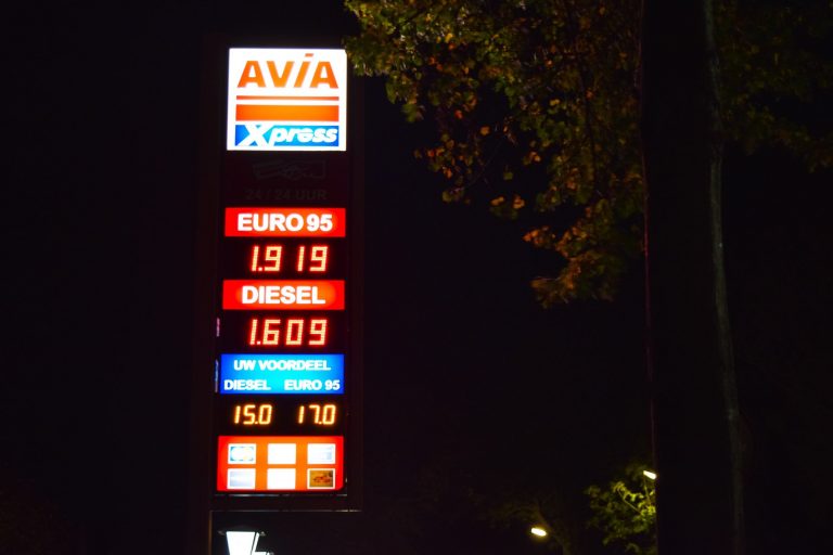Hoge benzine- en gasprijzen compenseren als werkgever